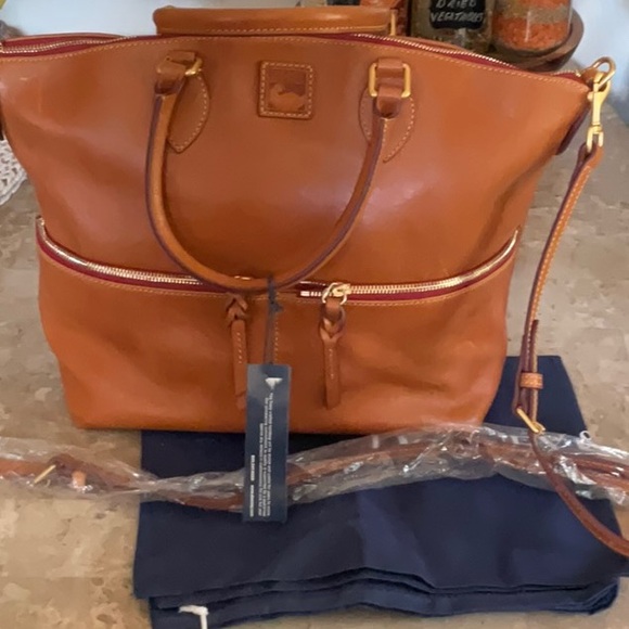 DOONEY & BOURKE Large Pocket Satchel. - Picture 3 of 7